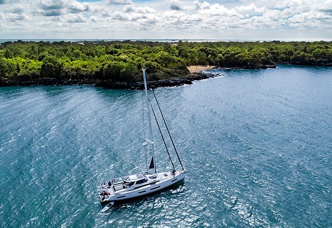 Au mouillage - At anchor